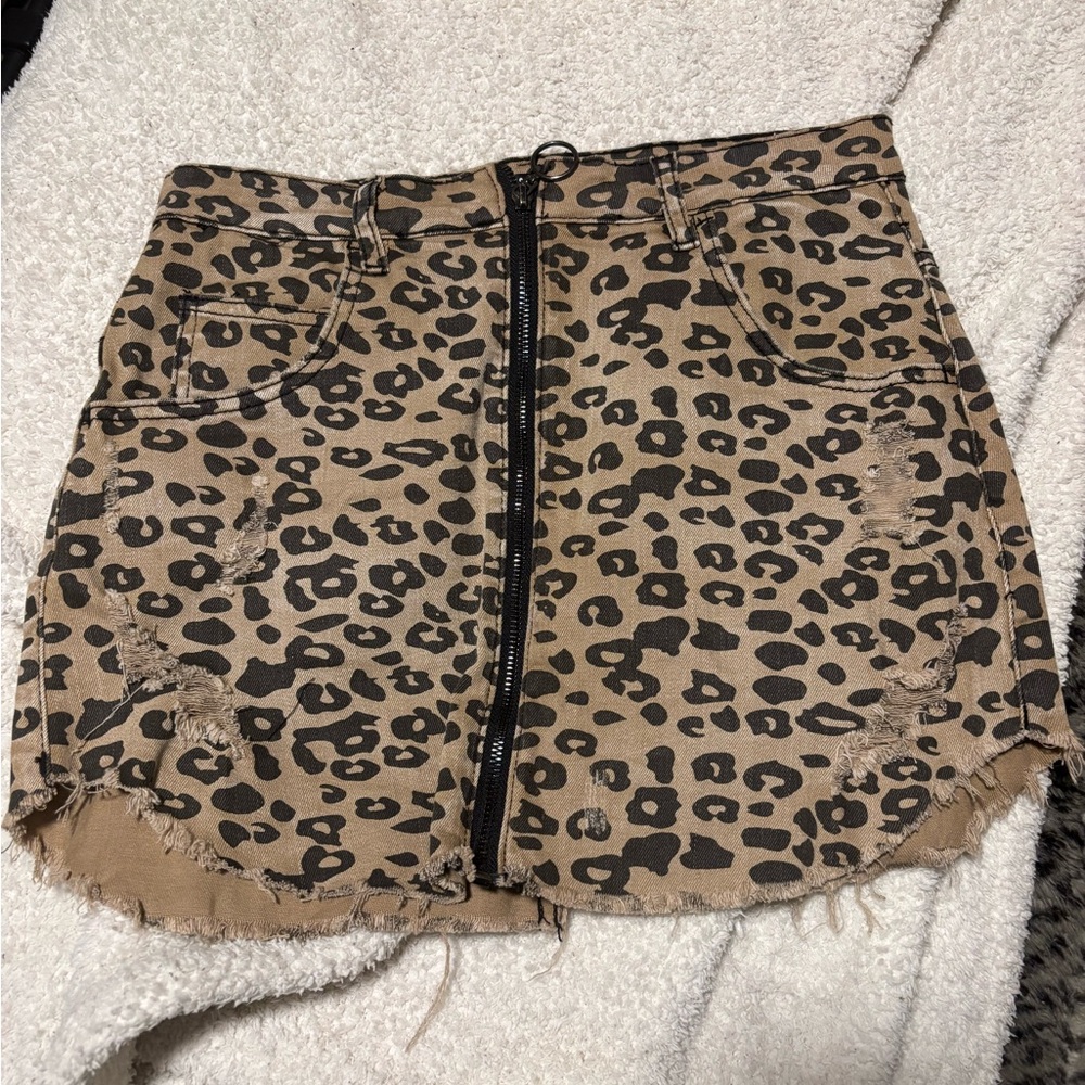 ⭐️Almost Famous Leopard Denim Zip Up Mini Skirt 7
